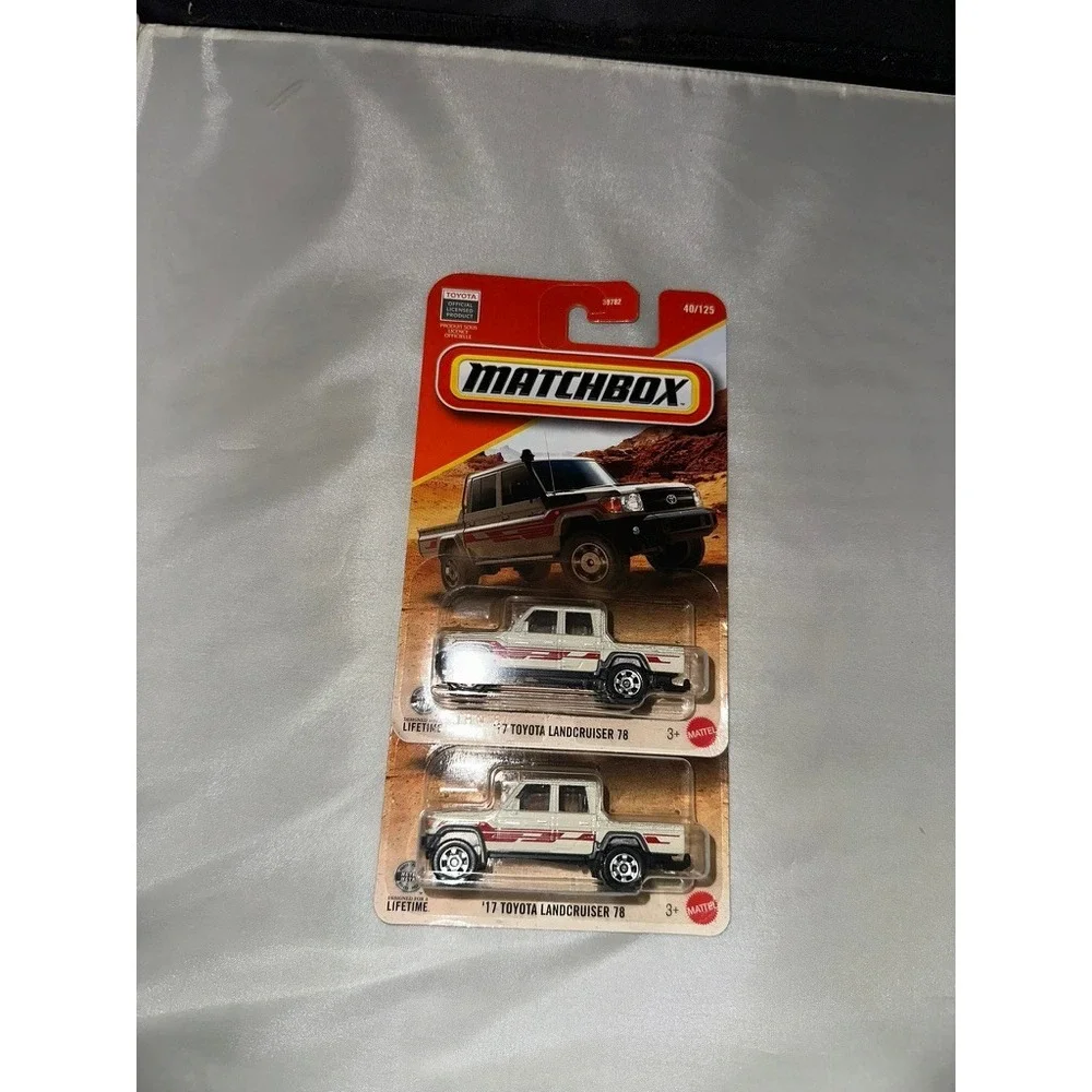 Matchbox‎ 17 Toyota Land Cruiser 78 White 40/125 Diecast Lot of 2 2024 Mattel